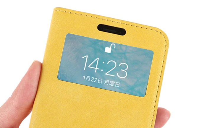 窓付きの手帳型スマホケースが便利でかわいい！閉じたまま時間を