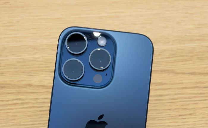 iPhone15のカメラ性能を比較！画素数やセンサー、ズーム機能を解説